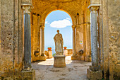 Statue of Ceres at the Villa Cimbrone, Ravello, Costiera Amalfitana (Amalfi Coast), UNESCO World Heritage Site, Campania, Italy, Europe