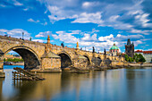 Charles Bridge, UNESCO World Heritage Site, Prague, Bohemia, Czech Republic (Czechia), Europe