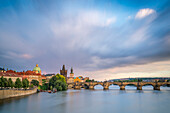 Charles Bridge and Old Town Bridge Tower, UNESCO World Heritage Site, Prague, Bohemia, Czech Republic (Czechia), Europe