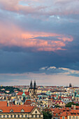 Liebfrauenkirche vor Tyn bei Sonnenuntergang, UNESCO-Welterbe, Prag, Böhmen, Tschechische Republik (Tschechien), Europa