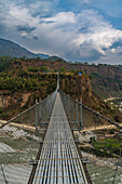 Hängebrücke von Pokhara über den Bhalam-Fluss, Pokhara, Nepal, Asien