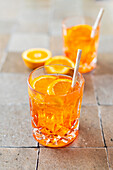 Aperol Spritz with prosecco and mineral water (vegan)