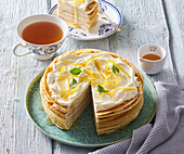 Lemon crêpe cake with honey