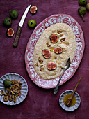 Porridge with roasted figs, walnuts and honey