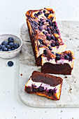 Brownie cheesecake with blueberries
