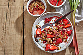 Spiced rhubarb-strawberry crumble with yogurt