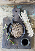 Cooked and uncooked buckwheat noodles (soba noodles)