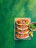 Hühnchen-Tinga-Tacos (Mexiko)