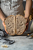 Hausgemachtes Sauerteigbrot