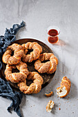 Simit (yeast dough rings with sesame seeds) Turkish style