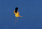 Frau geht ins blaue Wasser