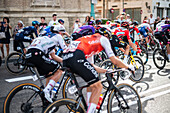Die 12. Etappe der Vuelta a España, eines der wichtigsten Radrennen im internationalen Kalender, erreicht am 7. September 2023 Zaragoza, Aragon, Spanien