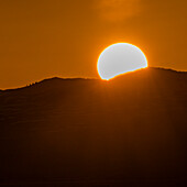 Untergehende Sonne über den Bergen in der Nähe von Sun Valley