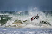 Quiksilver Festival in Capbreton, Hossegor und Seignosse, mit 20 der besten Surfer der Welt, die von Jeremy Flores ausgewählt wurden, um im Südwesten Frankreichs zu surfen.