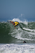 Quiksilver-Festival in Capbreton, Hossegor und Seignosse mit 20 der besten Surfer der Welt, die von Jeremy Flores ausgewählt wurden, um sich im Südwesten Frankreichs zu messen.