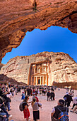 Die Schatzkammer von Petra (Al-Khazneh), Archäologischer Park von Petra, UNESCO-Weltkulturerbe, eines der sieben neuen Weltwunder, Petra, Jordanien, Naher Osten