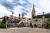 Blick von der Adlerbrücke auf die Altstadt, Brixen, Sudtirol (Südtirol) (Provinz Bozen), Italien, Europa