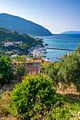 Blick auf den Hafen von Poros, Poros, Kefalonia, Ionische Inseln, Griechische Inseln, Griechenland, Europa