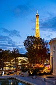 France, Paris, area listed as World Heritage by UNESCO, Eiffel Tower (© SETE-illuminations Pierre Bideau)\n