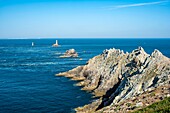 Frankreich, Finistere, Plogoff, Pointe du Raz und Leuchtturm La Vieille