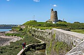 Frankreich, Manche, Saint-Vaast la Hougue, die von Vauban erbaute Festung Hougue, von der UNESCO zum Weltkulturerbe erklärt, Vauban-Turm