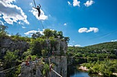 Frankreich, Ardeche, Berrias et Casteljau, der Chassezac, Mazet Plage, Ardeche Slackline Treffen