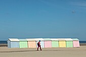 Frankreich, Pas de Calais, Berck sur Mer, der Strand mit Strandhütten