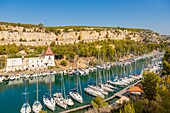 Frankreich, Bouches du Rhone, Cassis, Nationalpark Calanques, die Bucht von Port Miou, das Büro des Hafenmeisters