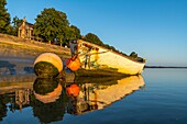 Frankreich, Somme, Somme-Bucht, Saint Valery sur Somme, Die Boote entlang des Somme-Kanals, die von Fischern und Jägern zur Überquerung des Kanals benutzt werden