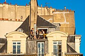 France, Paris, area listed as World Heritage by UNESCO, Ile de la Cite, Place du Pont Neuf, old buildings\n