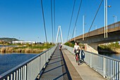 Frankreich, Meurthe et Moselle, Nancy, Brücke und Fußgängerbrücke über den Plan d'eau de la Mechelle und den Fluss Meurthe