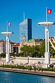 Frankreich, Rhône, Lyon, Stadtteil La Guillotiere, Karen Blixen am Rhoneufer, Tony Bertrand Nautisches Zentrum, Incity-Turm und Mutualite-Palast