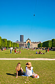 Frankreich, Paris, von der UNESCO zum Weltkulturerbe erklärtes Gebiet, Champs de Mars, Riesen-Seilbahn vom Eiffelturm zur Ecole Militaire