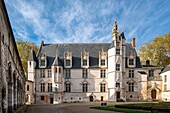 "Frankreich, Oise, Beauvais, MUDO &#x2013; Musée de l'Oise, Museum des Departements Oise im ehemaligen Bischofspalast aus dem 12."