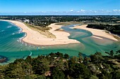 Frankreich, Cotes d'Armor, Cote de Penthièvre, Plurien, Strand von Sables d'Or les Pins (Luftaufnahme)