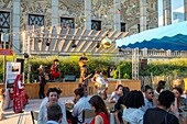 Frankreich, Paris, das Poisson Lune, neue ephemere Terrasse auf dem Vorplatz des Palastes der Goldenen Pforte