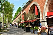 France, Paris, the Coulee Verte Rene-Dumont (former Promenade Plantee), on the site of an old railway line\n