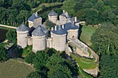 France, Mayenne, Lassay-les-Châteaux, the castle (aeriel view)\n