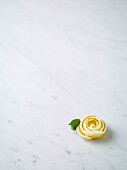 Rose aus Zitronenschale