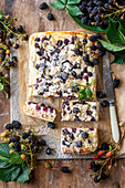 Blackberry cream cheese tart with almonds