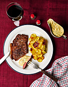 Entrecôte with béarnaise sauce and Maxim potatoes