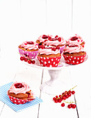 Muffins with redcurrant topping