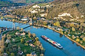 Frankreich,Eure,Les Andelys,Schubverband auf der Seine,Containertransport,Château Gaillard (Luftaufnahme)