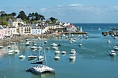 Frankreich,Morbihan,Belle-Ile Insel,Sauzon,Blick auf den Hafen