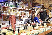 Frankreich,Hautes Pyrenees,Aure-Tal,Saint Lary Soulan,L'Etable de Ramoun bietet pyrenäische Spezialitäten (Wurst, Käse, Eingemachtes ...)