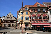 Frankreich,Haut Rhin,Munster,Grand Rue und Rathaus von Munster