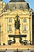 Frankreich,Gironde,Bordeaux,Weltkulturerbe der UNESCO,Stadtviertel Saint-Pierre,Place de la Bourse und der Drei-Grazien-Brunnen