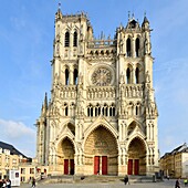 Frankreich,Somme,Amiens,Kathedrale Notre-Dame,Juwel der gotischen Kunst,von der UNESCO zum Weltkulturerbe erklärt,die Westfassade
