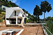 France,Alpes Maritimes,Roquebrune Cap Martin,Cap Martin,Sentier de la Buse,Villa Eileen Gray E1027 designed by architect and designer Eileen Gray for the architect Jean Badovici,the solarium in the foreground