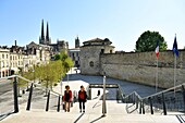 Frankreich,Gironde,Bordeaux,von der UNESCO zum Weltkulturerbe erklärtes Gebiet,Rathausviertel,Schloss Ha,Kathedrale Saint Andre und Pey-Berland-Turm ist der Glockenturm der Kathedrale Saint Andre